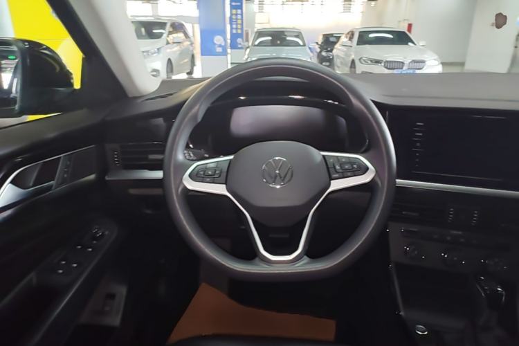 Used Volkswagen Passat 2025 Outstanding Model 280TSI Business Edition Steering Wheel