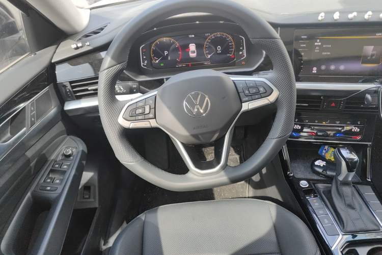 Used Volkswagen Passat 2025 Outstanding Model 380TSI Starry Dragon Edition Steering Wheel