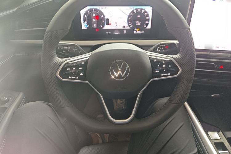 Used Volkswagen Passat 2025 Pro 300TSI Starry Dragon Edition Steering Wheel