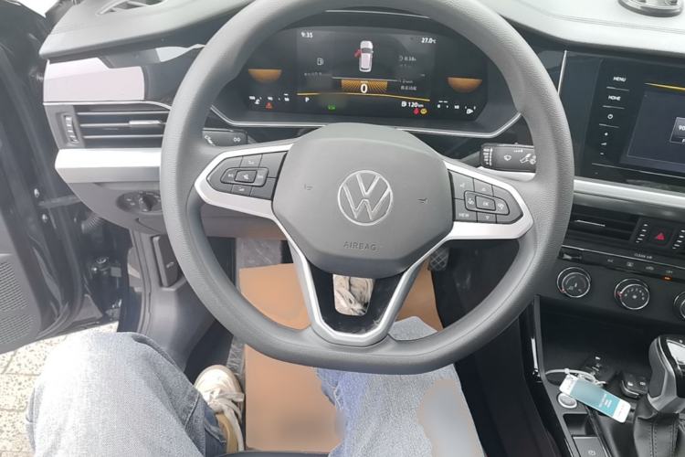 Used Volkswagen Passat 2025 Outstanding Model 280TSI Business Edition Steering Wheel