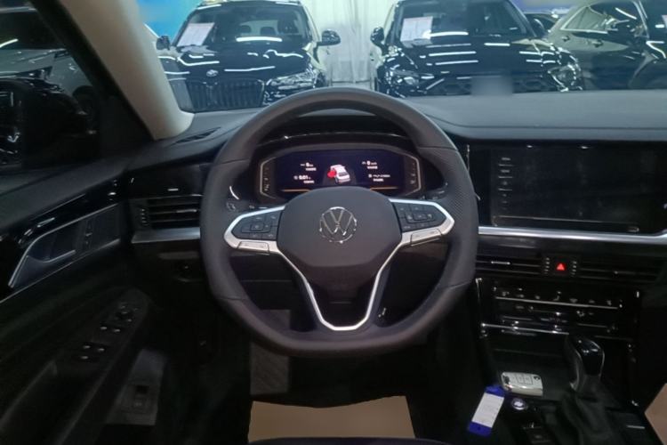 Used Volkswagen Passat 2025 Outstanding Model 380TSI Starry Dragon Edition Steering Wheel