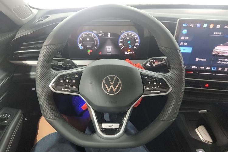 Used Volkswagen Passat 2025 Pro 300TSI Dragon Glory Edition Steering Wheel