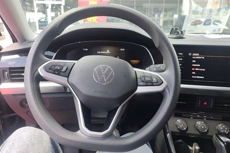 Used Volkswagen Passat 2025 Outstanding Model 280TSI Business Edition Steering Wheel
