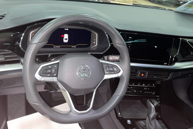 Used Volkswagen Passat 2025 Outstanding Model 330TSI Starry Elite Edition Steering Wheel