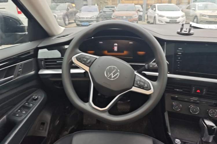 Used Volkswagen Passat 2025 Outstanding Model 280TSI Business Edition Steering Wheel