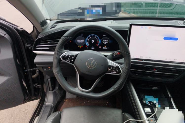 Used Volkswagen Passat 2025 Pro 380TSI Dragon Supreme Edition Steering Wheel