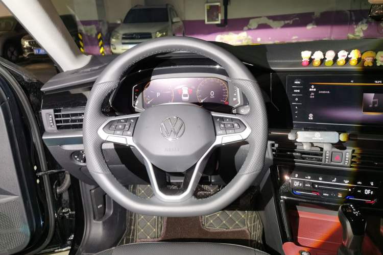 Used Volkswagen Passat 2025 Premium Version 380TSI Dragon Edition Steering Wheel