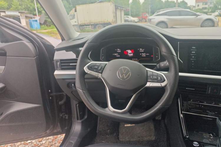 Used Volkswagen Passat 2025 Outstanding Model 330TSI Elite Edition Steering Wheel