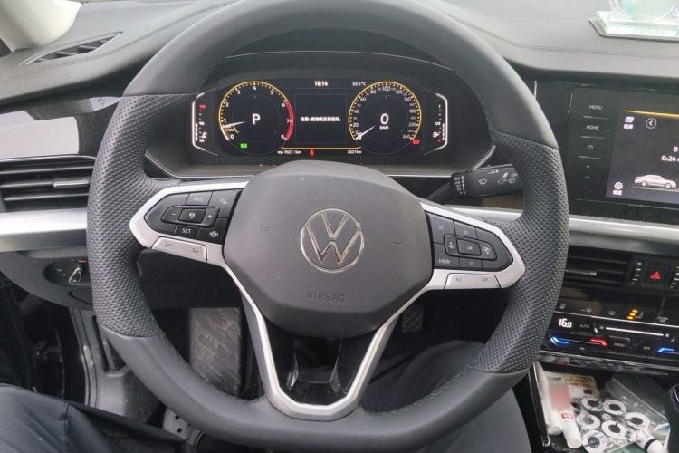 Used Volkswagen Passat 2025 Premium Version 380TSI Dragon Edition Steering Wheel