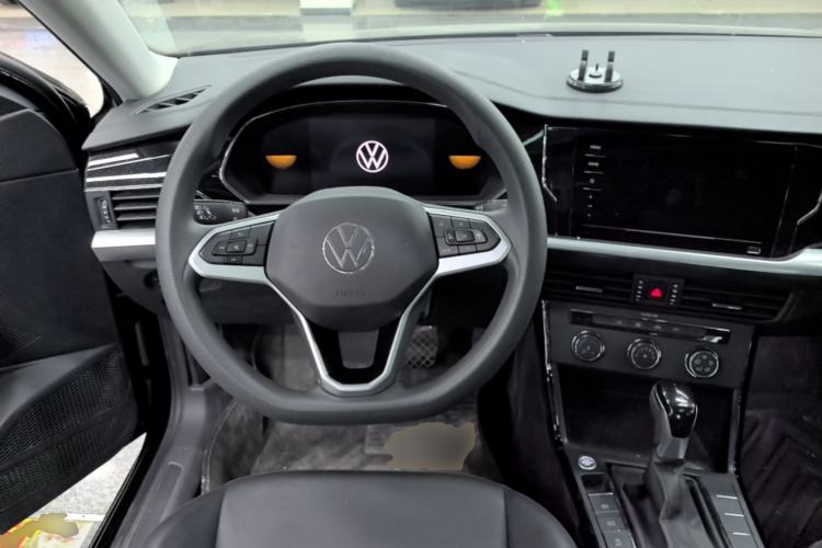 Used Volkswagen Passat 2025 Outstanding Model 280TSI Business Edition Steering Wheel