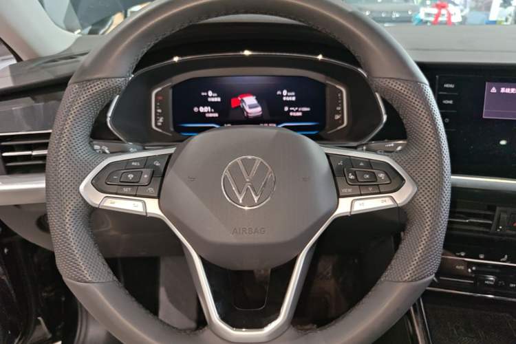 Used Volkswagen Passat 2025 Outstanding Model 380TSI Starry Dragon Glorious Edition Steering Wheel
