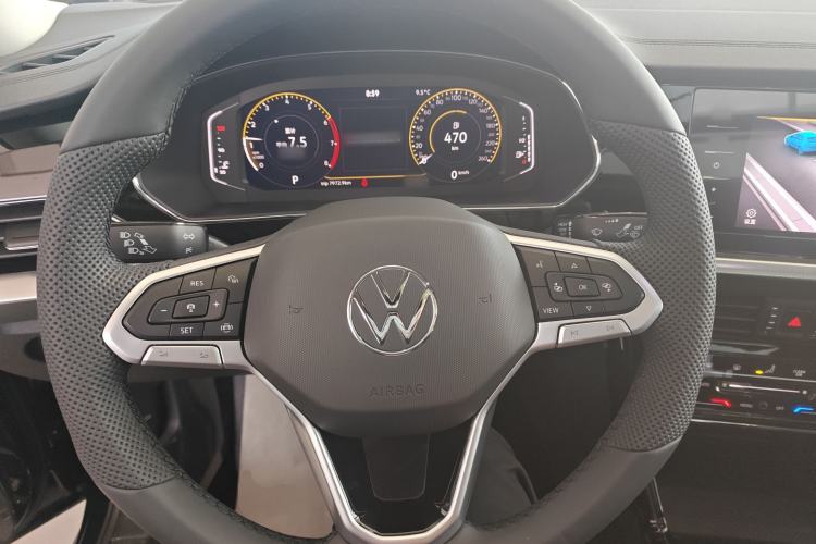 Used Volkswagen Passat 2025 Outstanding Model 380TSI Starry Dragon Edition Steering Wheel
