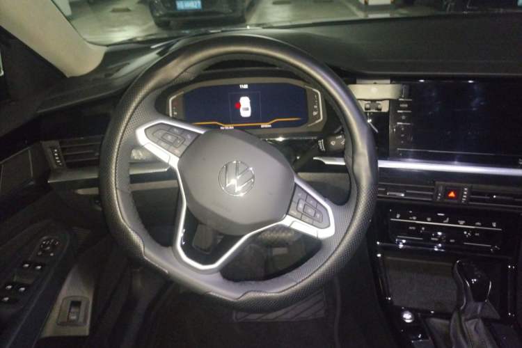 Used Volkswagen Passat 2025 Outstanding Model 330TSI Starry Elite Edition Steering Wheel