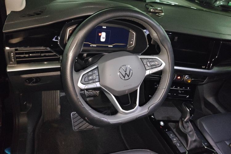 Used Volkswagen Passat 2025 Outstanding Model 330TSI Starry Elite Edition Steering Wheel