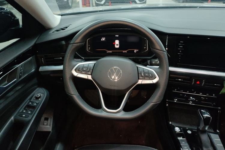 Used Volkswagen Passat 2025 Premium Version 380TSI Dragon Edition Steering Wheel
