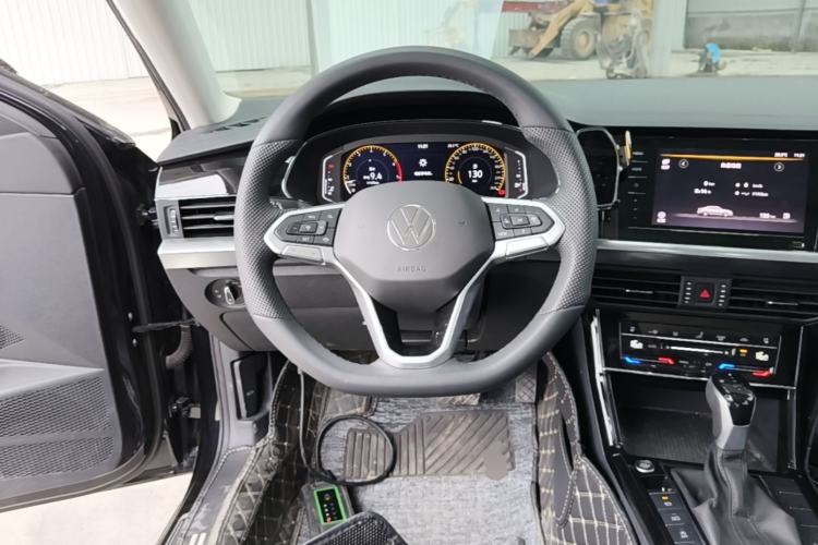 Used Volkswagen Passat 2025 Premium Version 380TSI Dragon Edition Steering Wheel