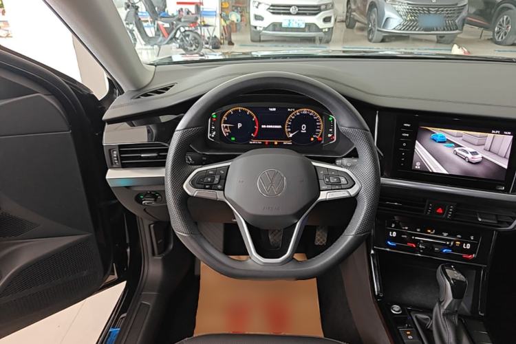 Used Volkswagen Passat 2025 Premium Version 380TSI Dragon Edition Steering Wheel