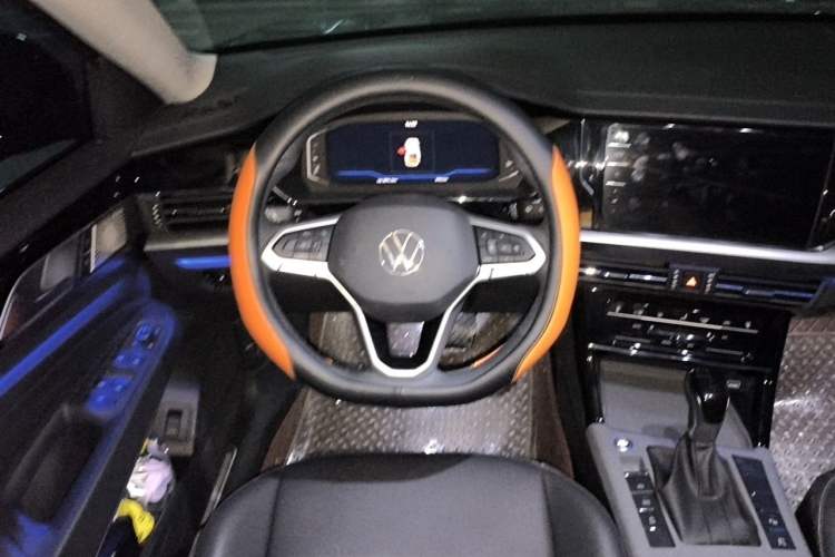 Used Volkswagen Passat 2025 Outstanding Model 380TSI Starry Dragon Glorious Edition Steering Wheel