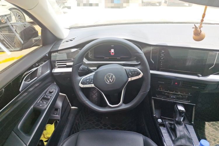 Used Volkswagen Passat 2025 Premium Version 380TSI Dragon Edition Steering Wheel