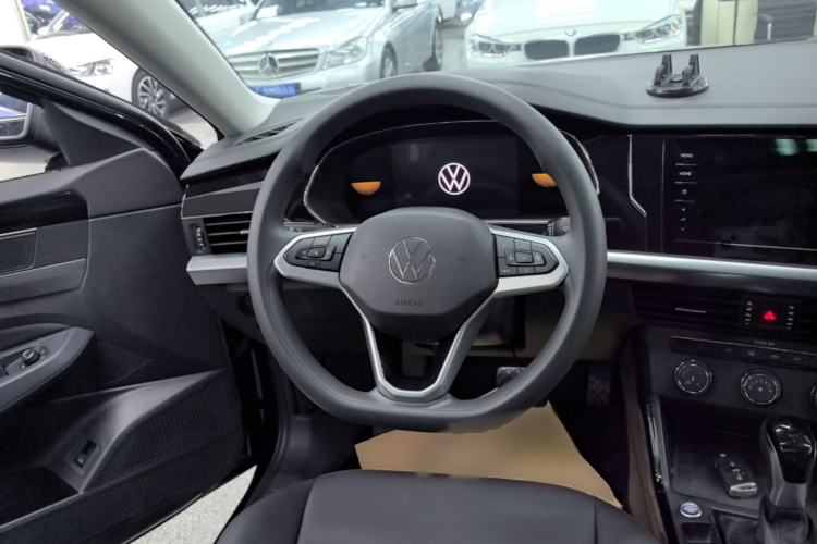 Used Volkswagen Passat 2025 Outstanding Model 280TSI Business Edition Steering Wheel