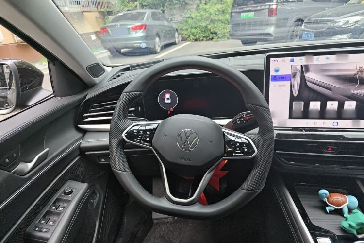 Used Volkswagen Passat 2025 Pro 380TSI Dragon Edition Steering Wheel