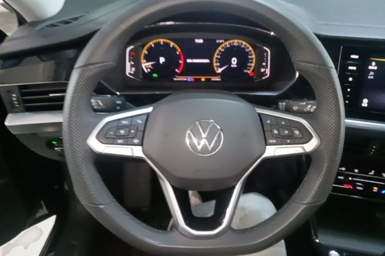 Used Volkswagen Passat 2025 Premium Version 380TSI Dragon Edition Steering Wheel