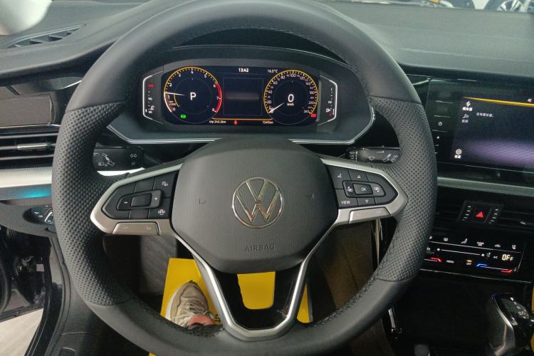 Used Volkswagen Passat 2025 Outstanding Model 380TSI Starry Dragon Edition Steering Wheel