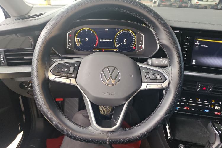 Used Volkswagen Passat 2025 Premium Version 380TSI Dragon Edition Steering Wheel