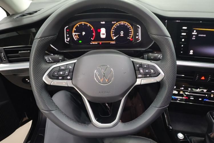 Used Volkswagen Passat 2025 Outstanding Model 330TSI Starry Elite Edition Steering Wheel