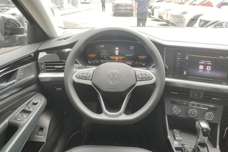 Used Volkswagen Passat 2025 Outstanding Model 280TSI Business Edition Steering Wheel