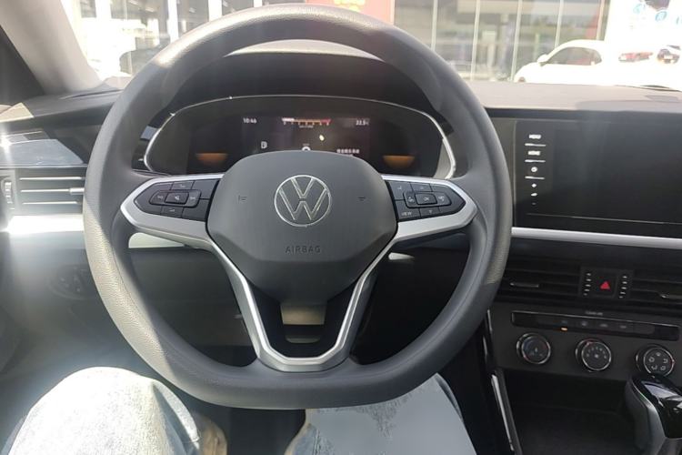 Used Volkswagen Passat 2025 Outstanding Model 280TSI Business Edition Steering Wheel
