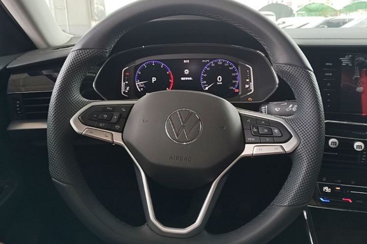 Used Volkswagen Passat 2025 Outstanding Model 380TSI Starry Dragon Edition Steering Wheel