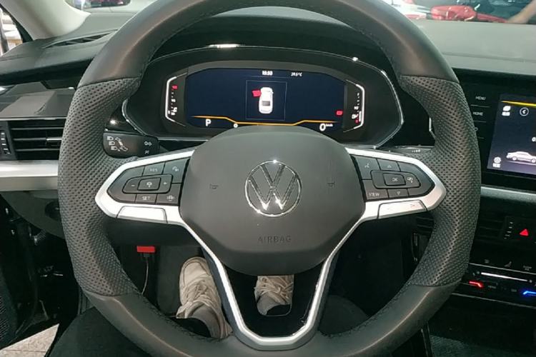 Used Volkswagen Passat 2025 Outstanding Model 380TSI Starry Dragon Edition Steering Wheel