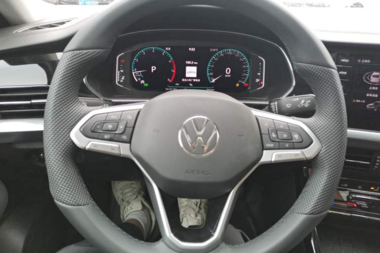 Used Volkswagen Passat 2025 Outstanding Model 380TSI Starry Dragon Glorious Edition Steering Wheel
