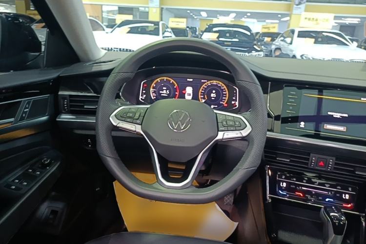 Used Volkswagen Passat 2025 Outstanding Model 380TSI Starry Dragon Edition Steering Wheel