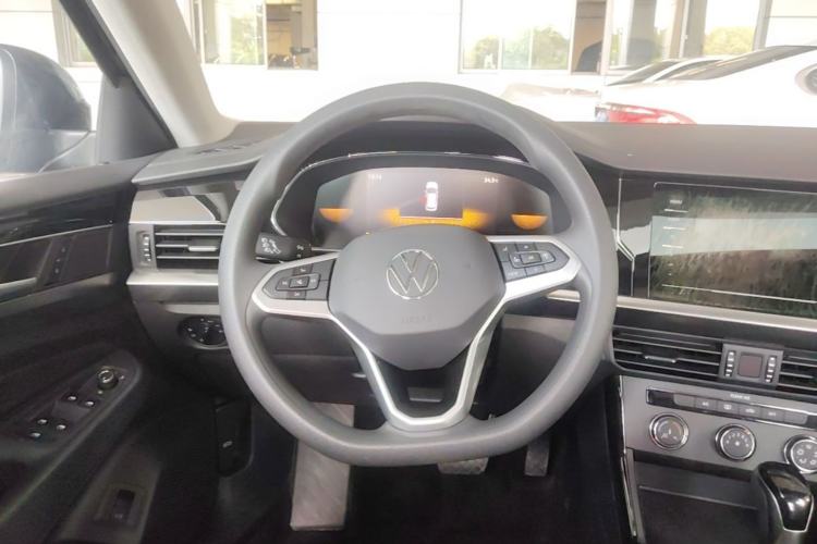Used Volkswagen Passat 2025 Outstanding Model 280TSI Business Edition Steering Wheel