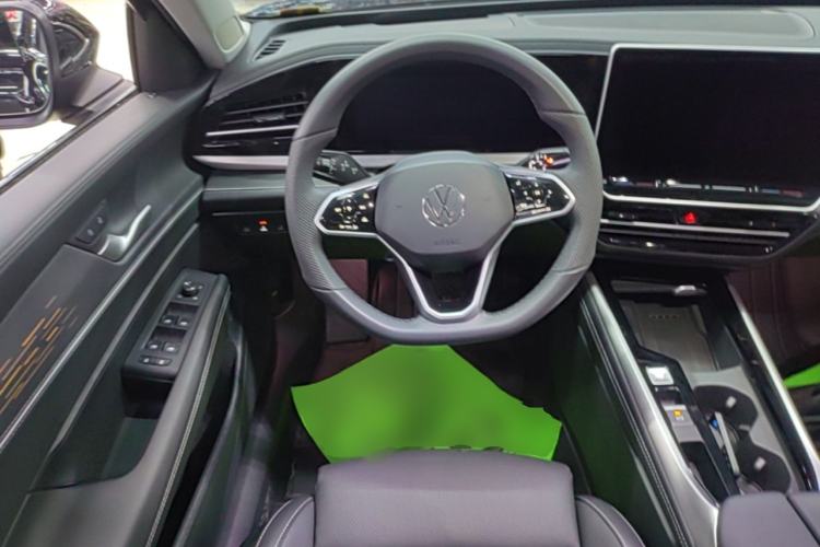 Used Volkswagen Passat 2025 Pro 380TSI Dragon Glory Edition Steering Wheel