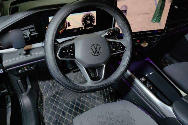 Used Volkswagen Passat 2025 Pro 380TSI Dragon Edition Steering Wheel