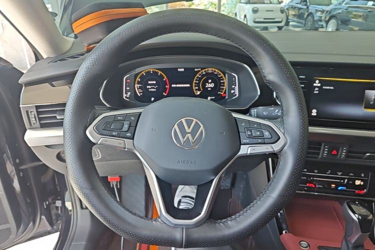 Used Volkswagen Passat 2025 Outstanding Model 330TSI Starry Elite Edition Steering Wheel