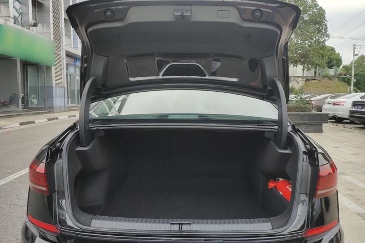 Used Volkswagen Passat 2025 Outstanding Model 280TSI Business Edition Trunk