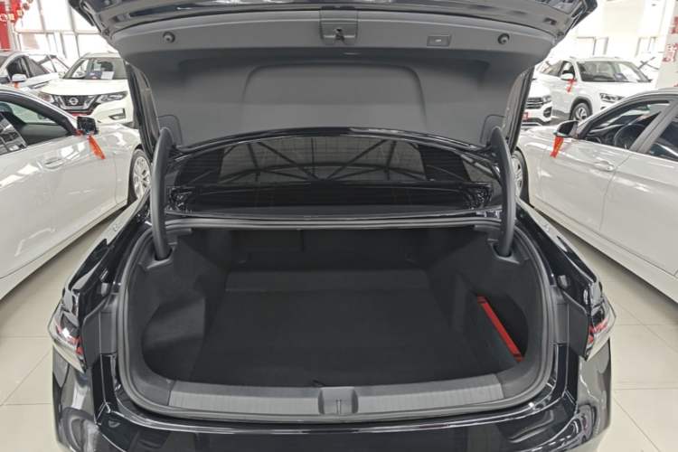 Used Volkswagen Passat 2025 Pro 380TSI Dragon Edition Trunk