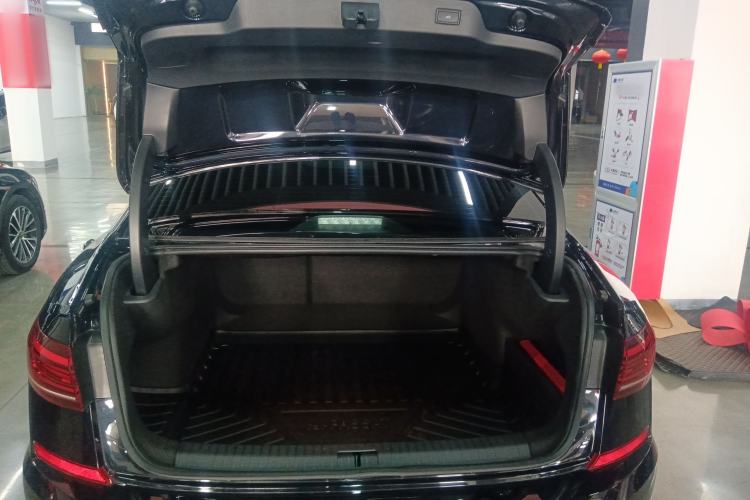 Used Volkswagen Passat 2025 Outstanding Model 380TSI Starry Dragon Glorious Edition Trunk