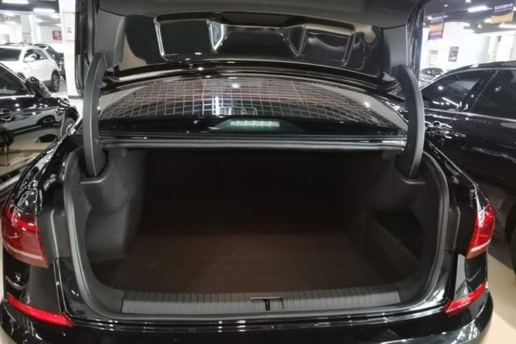 Used Volkswagen Passat 2025 Outstanding Model 330TSI Starry Elite Edition Trunk