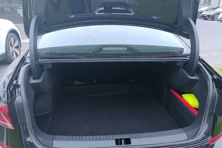 Used Volkswagen Passat 2025 Outstanding Model 280TSI Business Edition Trunk