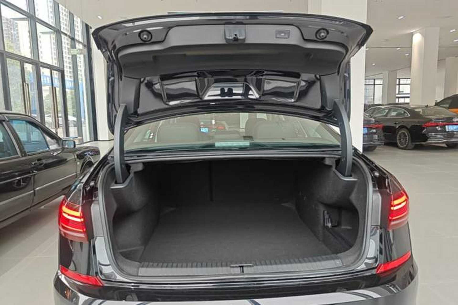 Used Volkswagen Passat 2025 Outstanding Model 380TSI Starry Dragon Glorious Edition Trunk