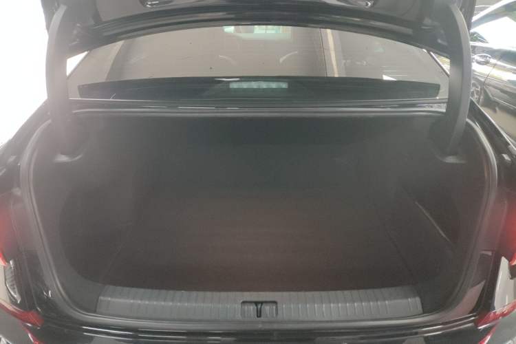 Used Volkswagen Passat 2025 Outstanding Model 380TSI Starry Dragon Glorious Edition Trunk