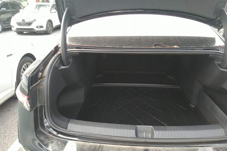 Used Volkswagen Passat 2025 Pro 380TSI Starry Dragon Luxury Edition Trunk