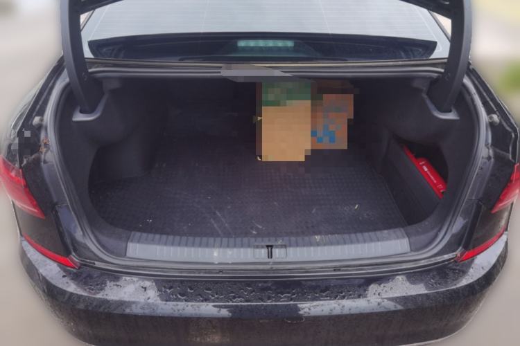 Used Volkswagen Passat 2025 Outstanding Model 330TSI Starry Elite Edition Trunk