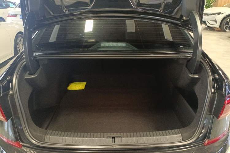 Used Volkswagen Passat 2025 Outstanding Model 330TSI Elite Edition Trunk