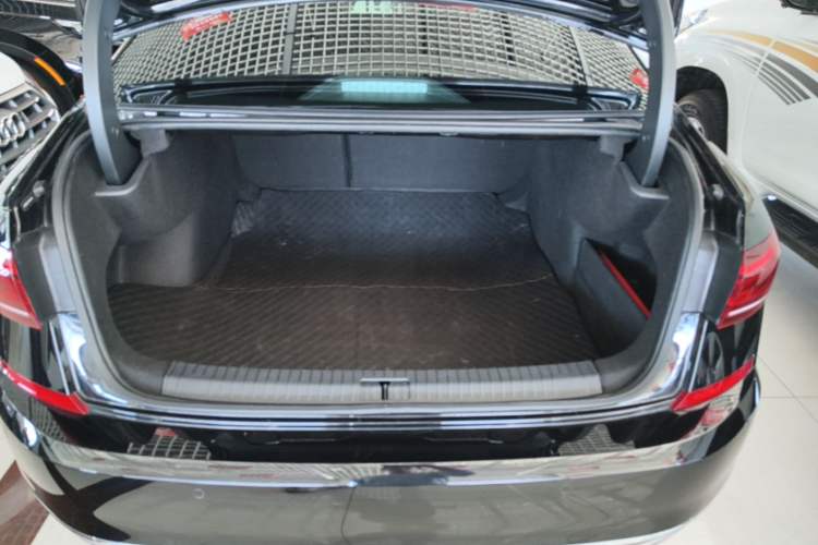 Used Volkswagen Passat 2025 Outstanding Model 380TSI Starry Dragon Edition Trunk